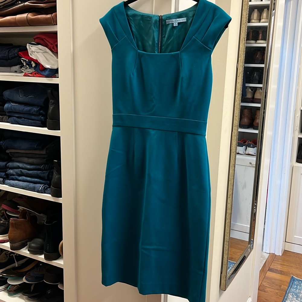 Antonio Melani sheath dress, size 2, excellent condition.